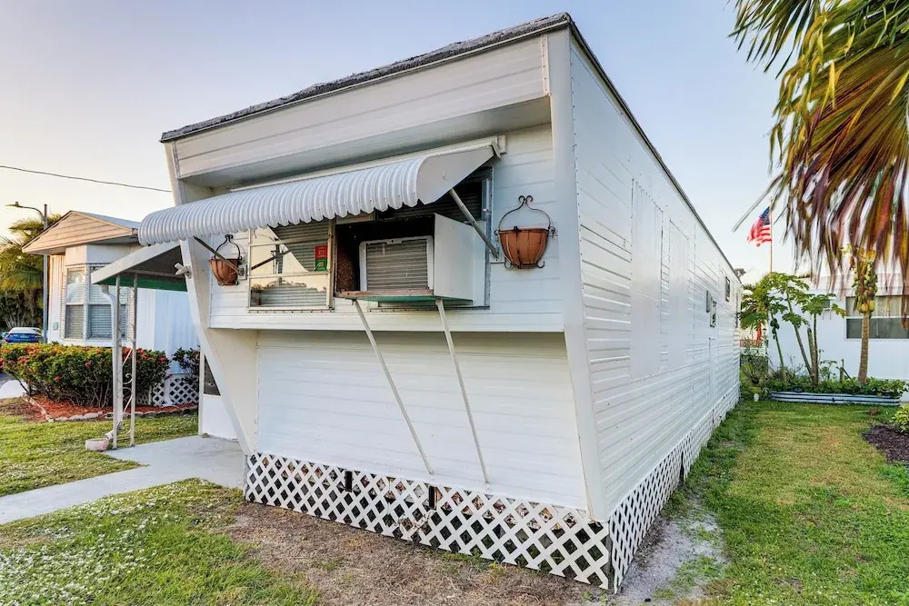 3 Mi to Ocean: Vero Beach Home w/ Pool Access!
