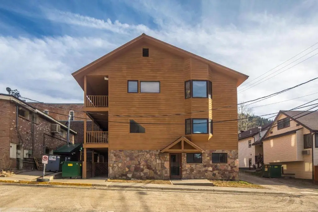225 6th Avenue Unit 3