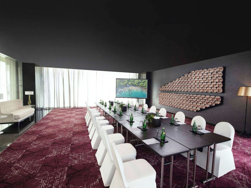 Movenpick Hotel Colombo