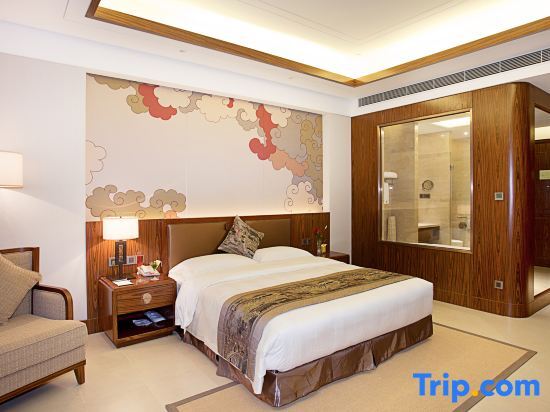 Двухместный номер Deluxe с видом на сад двуспальная кровать в Jinghai Hotel & Resort