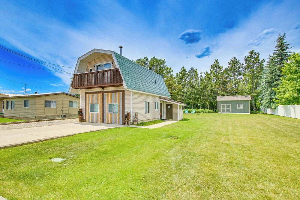 Walk to Beach & Bear Lake! Family-friendly Getaway