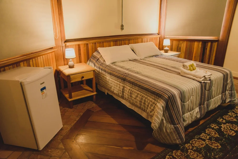 Double Suite (full double bed)