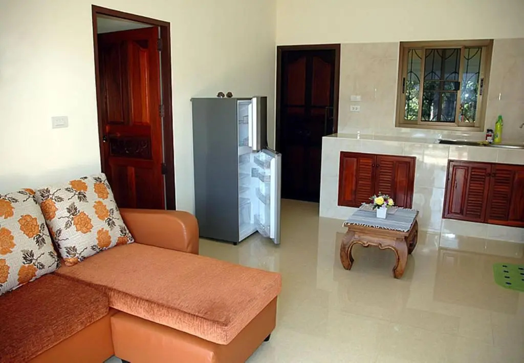 2 Bedrooms Bungalow