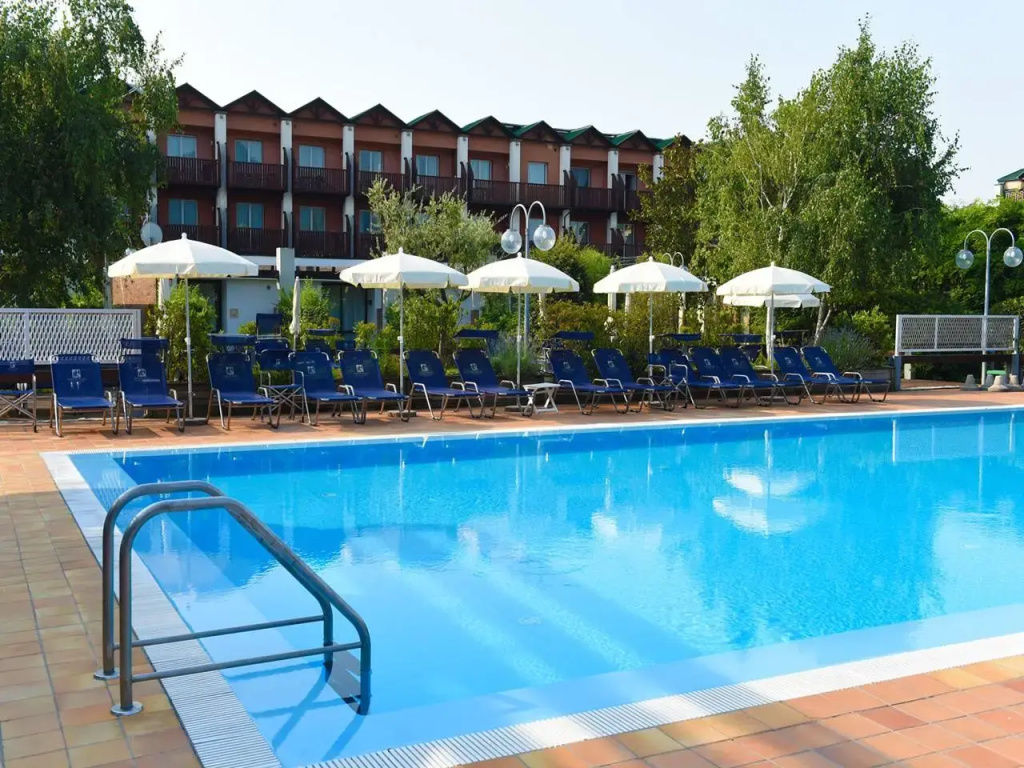 Hotel photo 11