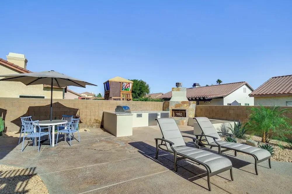 2 Mi to Coachella: Indio Oasis w/ Heated Pool