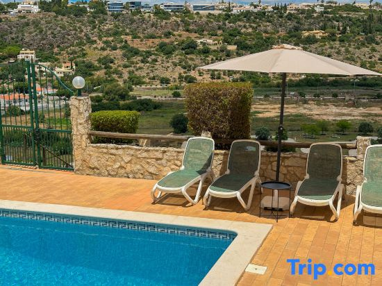 BnB Homes Villa Verde - swimming pool, marina view, BBQ and games room, garden