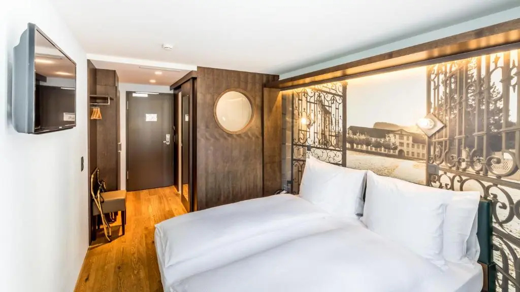 Standard Double room (full double bed)