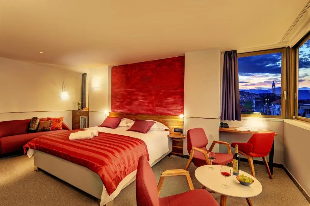 Suite with partial sea view