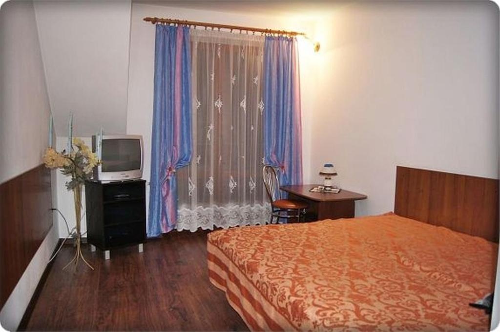 Standard Double room with balcony (full double bed)