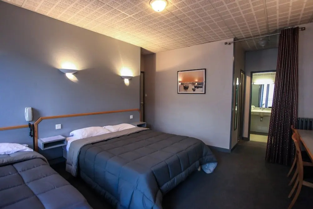 Standard Double room with courtyard view (twin beds)