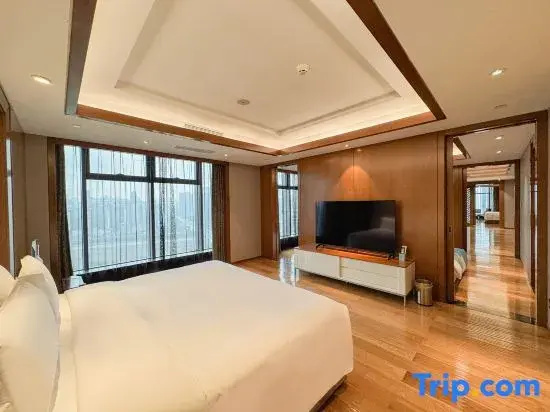 3 Bedrooms Premium Family Suite with river view