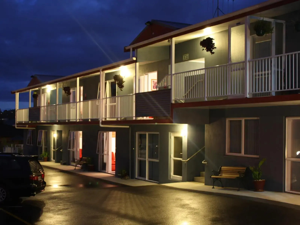 Avenue Heights Motel
