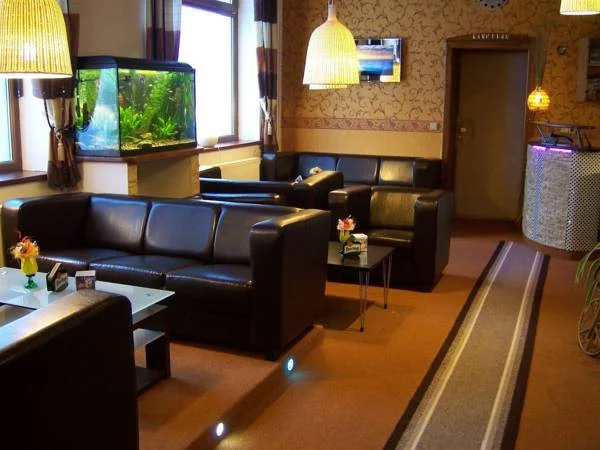 Lobby & Reception