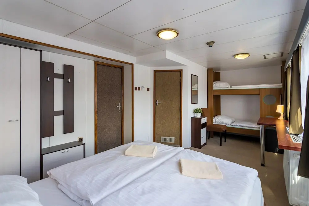 Standard Quadruple room with river view