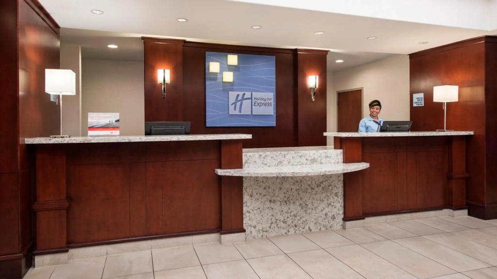Holiday Inn Express & Suites Sherwood Park-Edmonton Area by IHG - фото 2