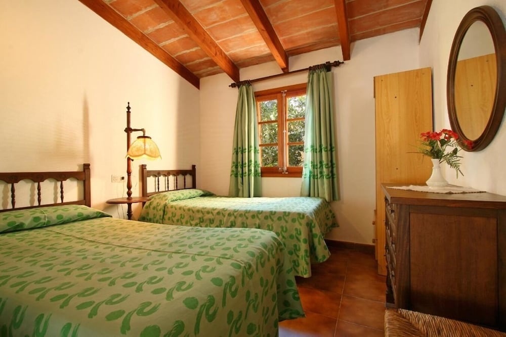 Villa - 4 Bedrooms with Pool - 103228