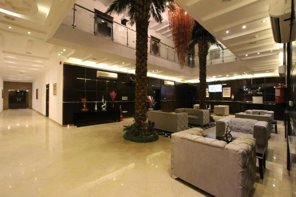 Lobby & Reception