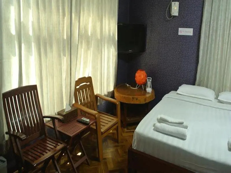 Double Suite (full double bed)