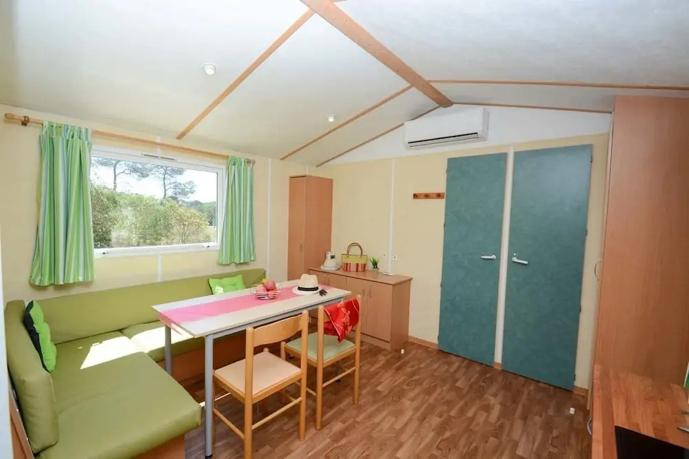 Afficher la photo 6 — Parc Saint James Oasis Village