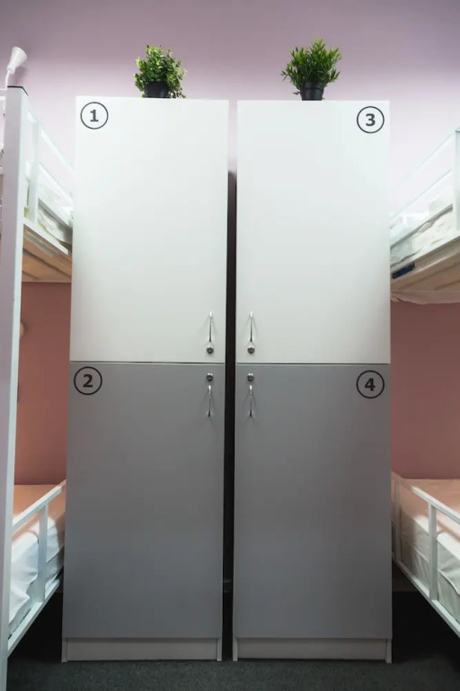 Кровать в общем номере в Just inn