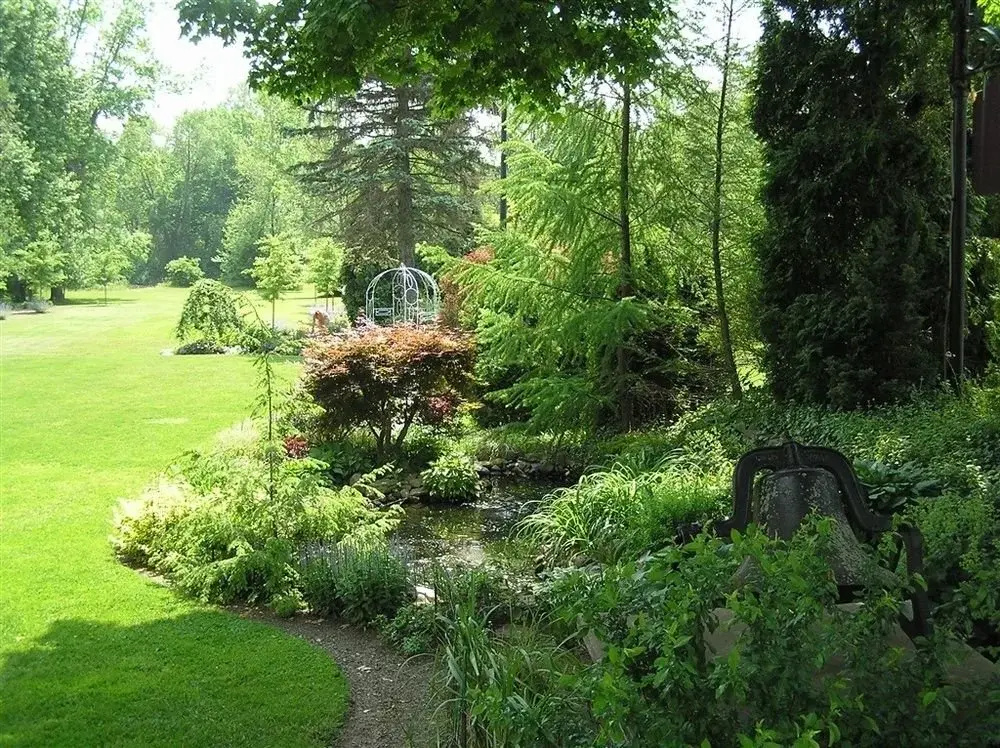 The Riverside Inn and Dinner - Général