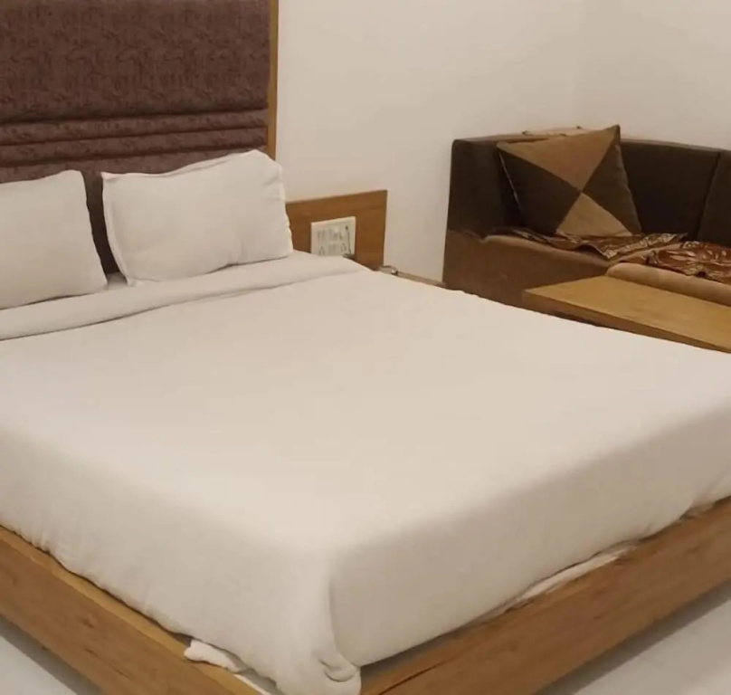 Hotel Maan Palace By OYO Rooms
