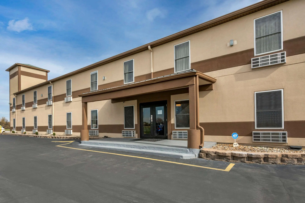 Econo Lodge Inn & Suites Granite City - St. Louis