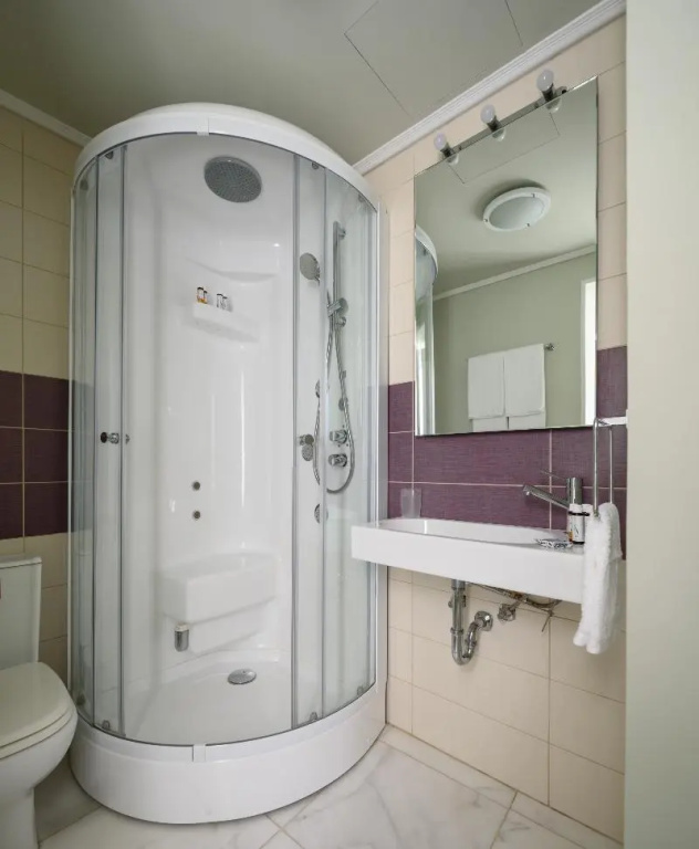 Standard Double room with balcony (full double bed)
