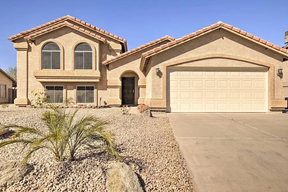 Gilbert Home w/ Private Pool & Putting Green!