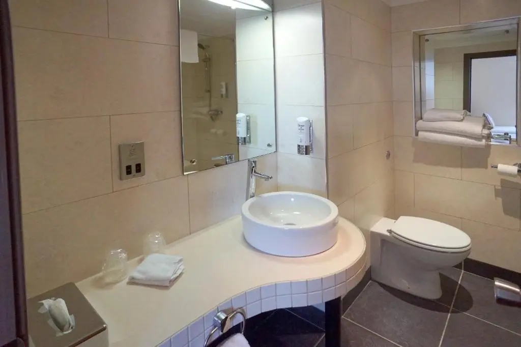 Damon's Hotel - Chambres
