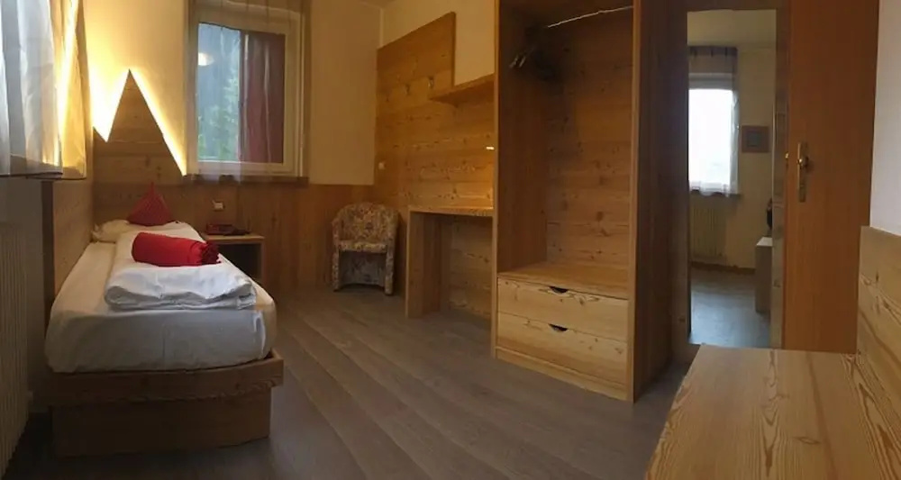 Standard Triple room with balcony