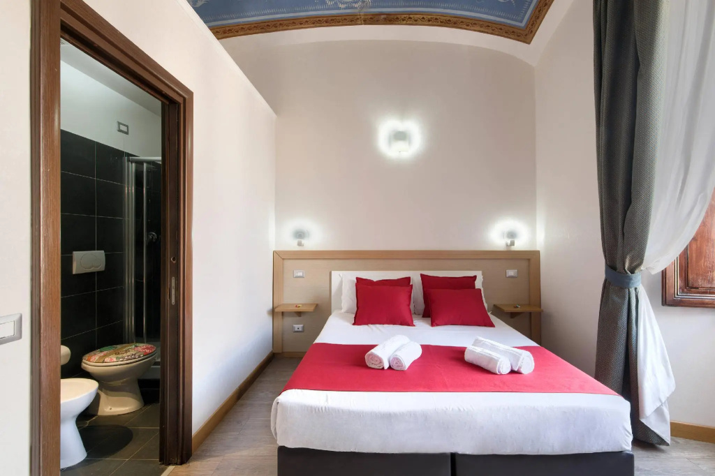 Superior Double room (full double bed)