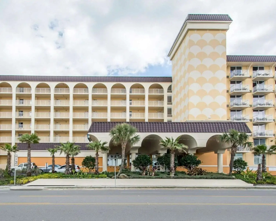 Casa Del Mar Beach Resort