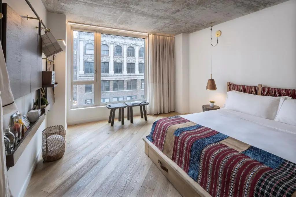 Deluxe Double room (full double bed)