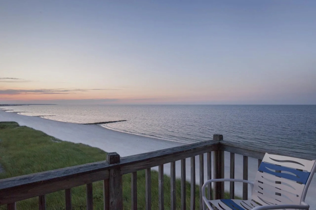 Beach & Waterfront