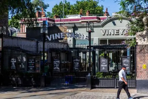 Ardilaun Road by onefinestay