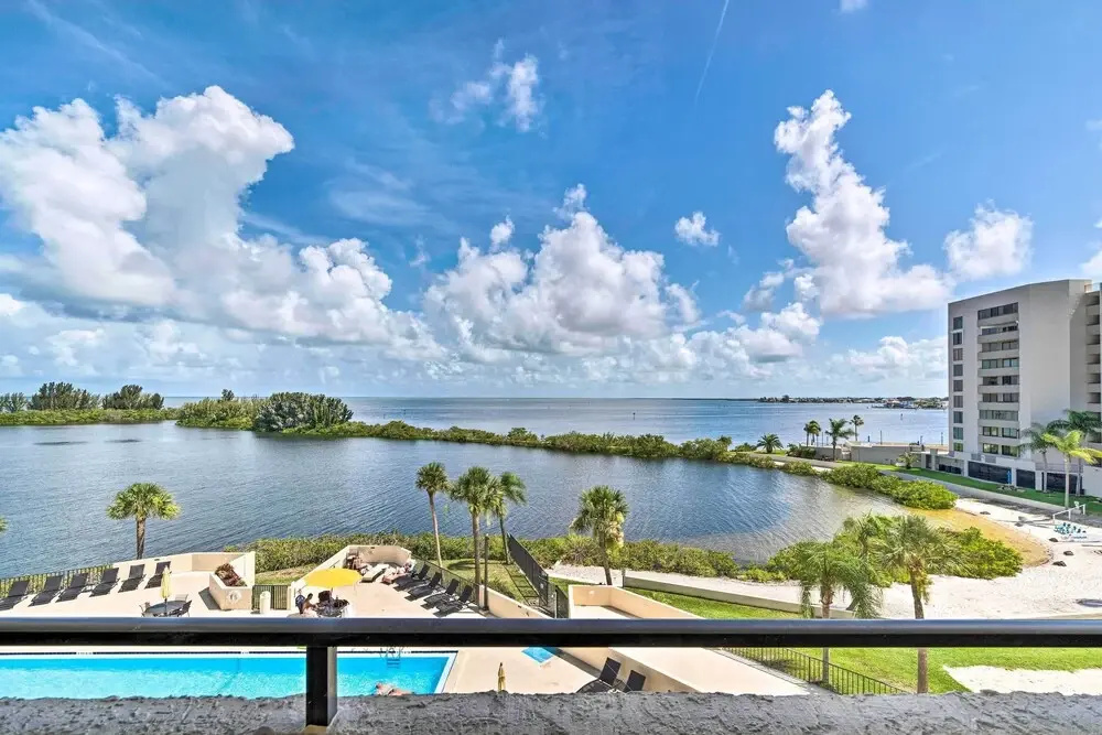 Gulf-view Condo in Hudson: Perfect for Snowbirds!