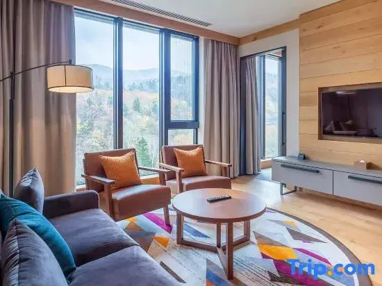 Yu Kiroro, Ski-In Ski-Out Luxury Residences