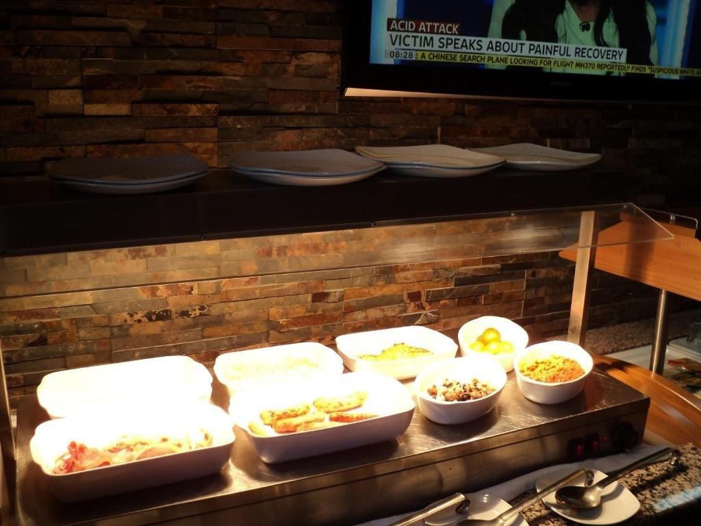 Food & Beverage