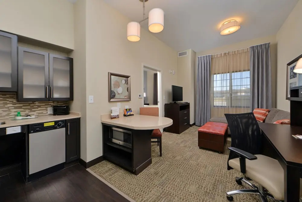 Staybridge Suites Rochester - Commerce Dr NW by IHG - Chambres