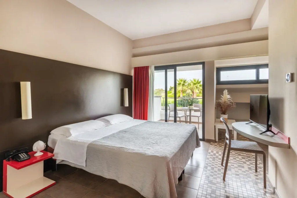Classic Double room (full double bed)