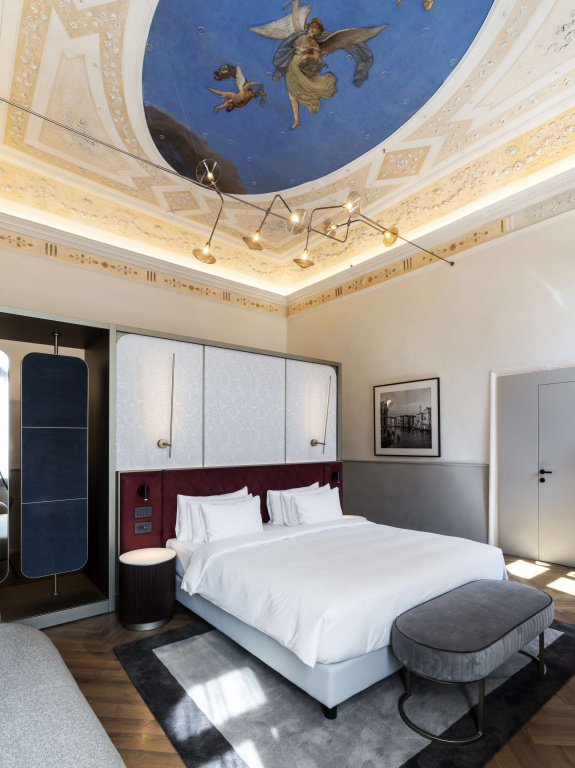 Junior Suite with canal view