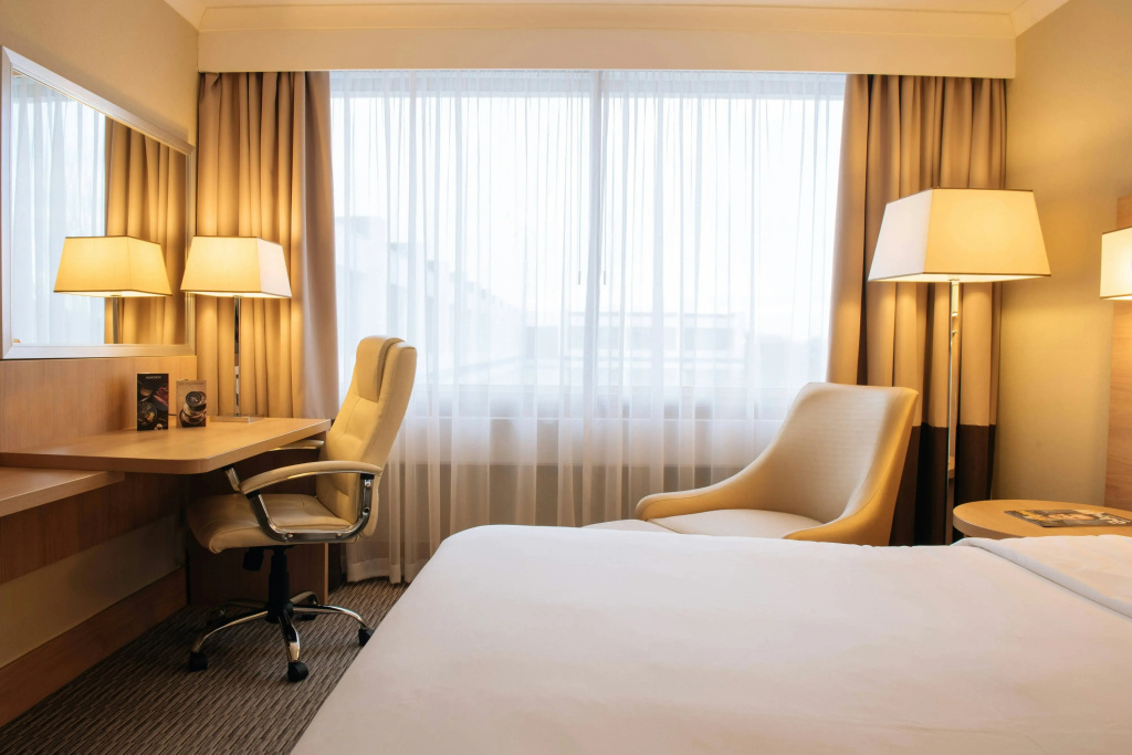 Renaissance London Heathrow Hotel — фото