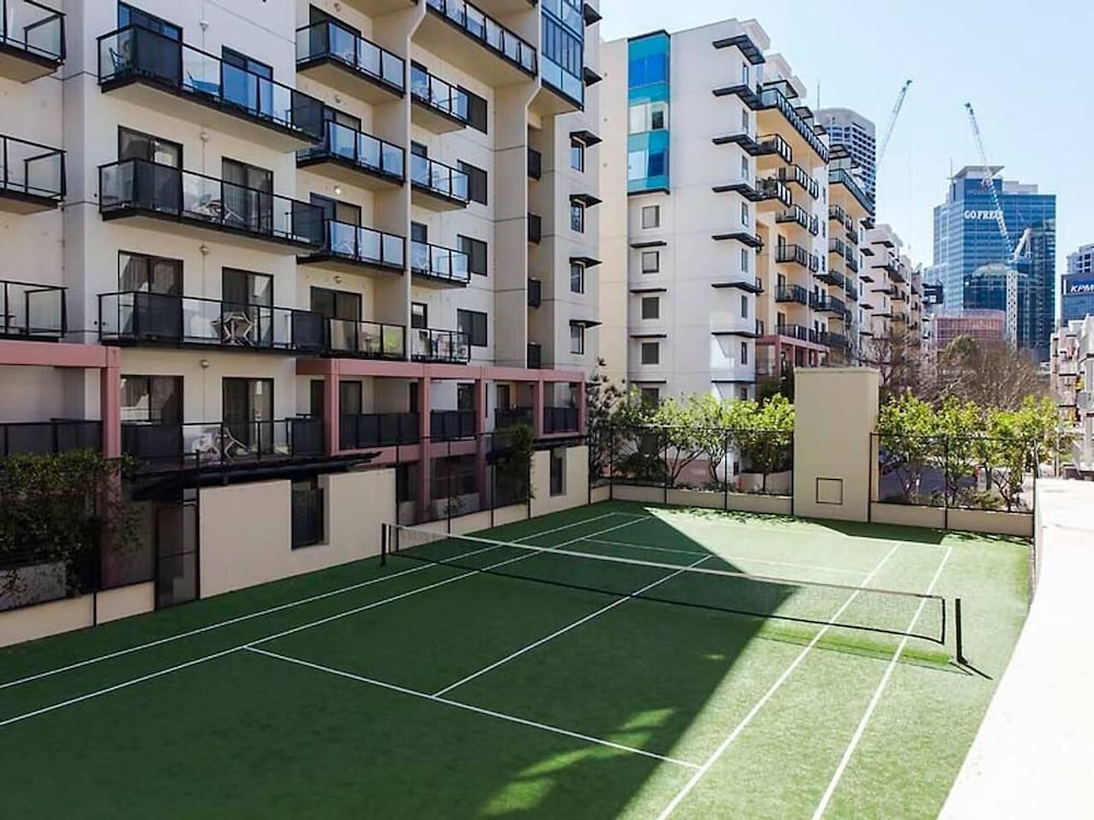 Two bedroom Apt next to Perth CBD with Parking.
