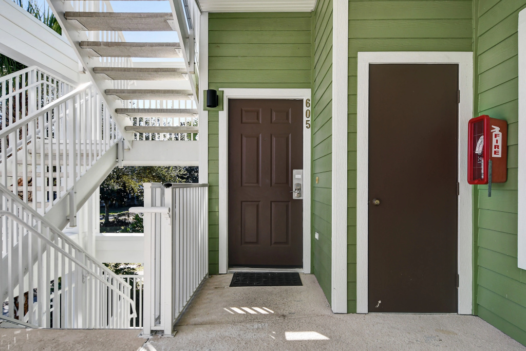 Bahama Bay Two bedrooms condo fully equipped