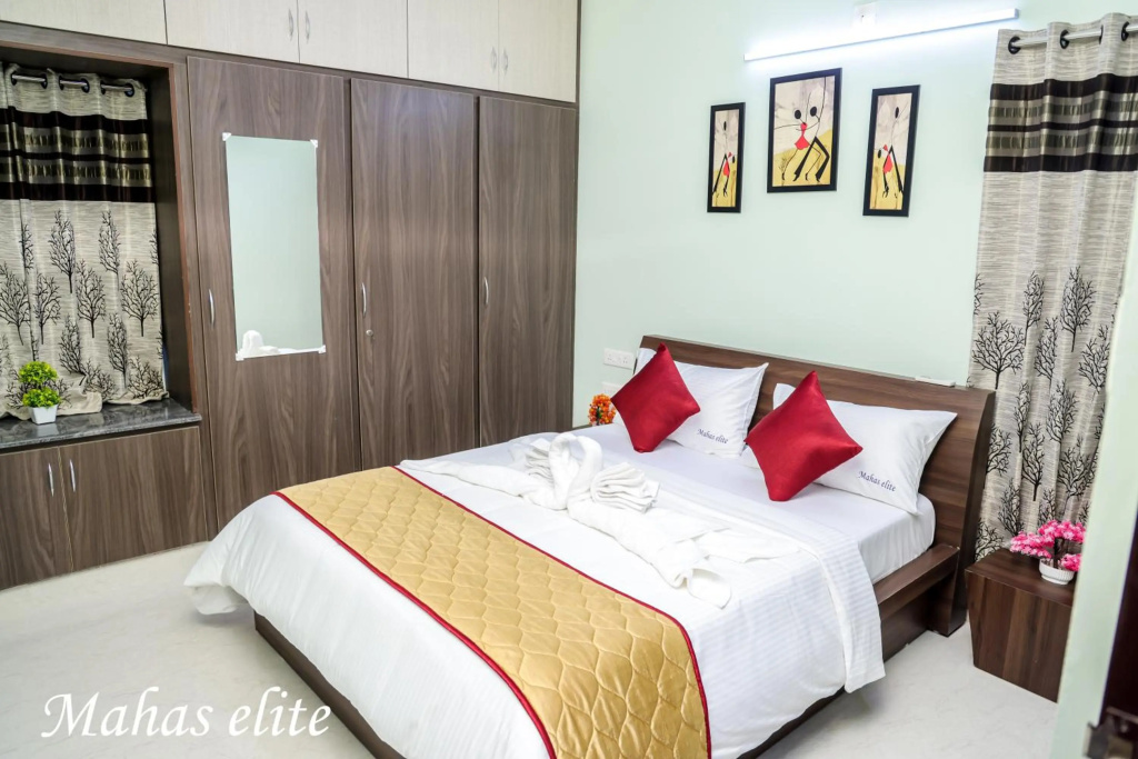 MAHAS Elite Homestays - Brand New Fully Furnished Air Conditioned Apartments