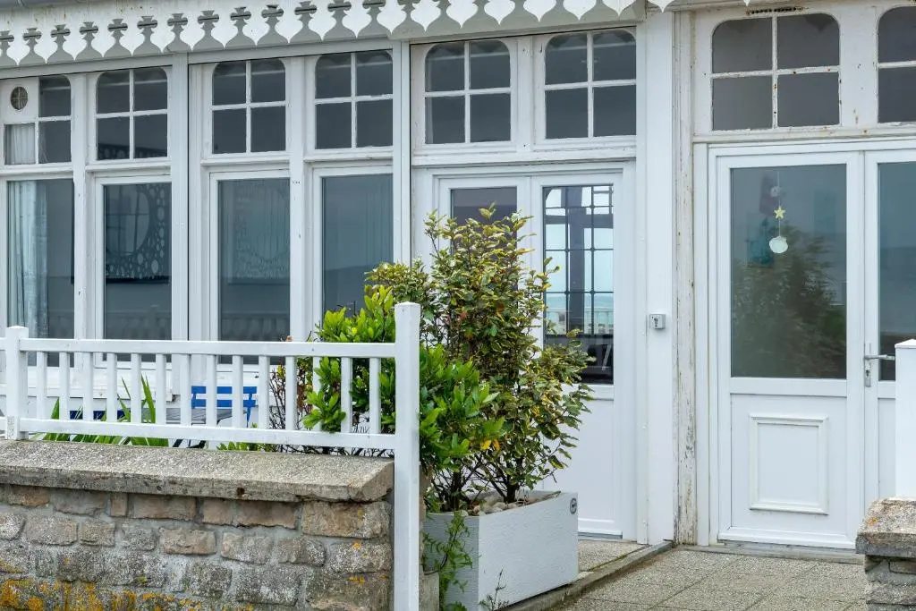 Appartement en front de mer avec terrasse et vue mer