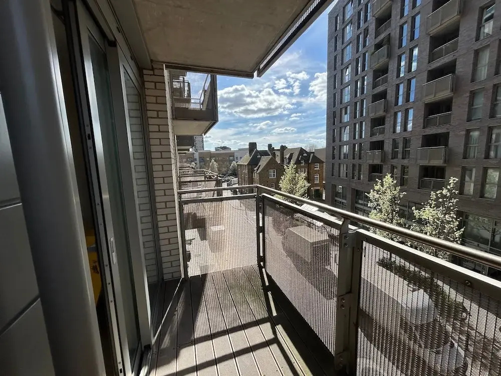 1-bed Apt, Sleeps 4, Central To Shops & Transport