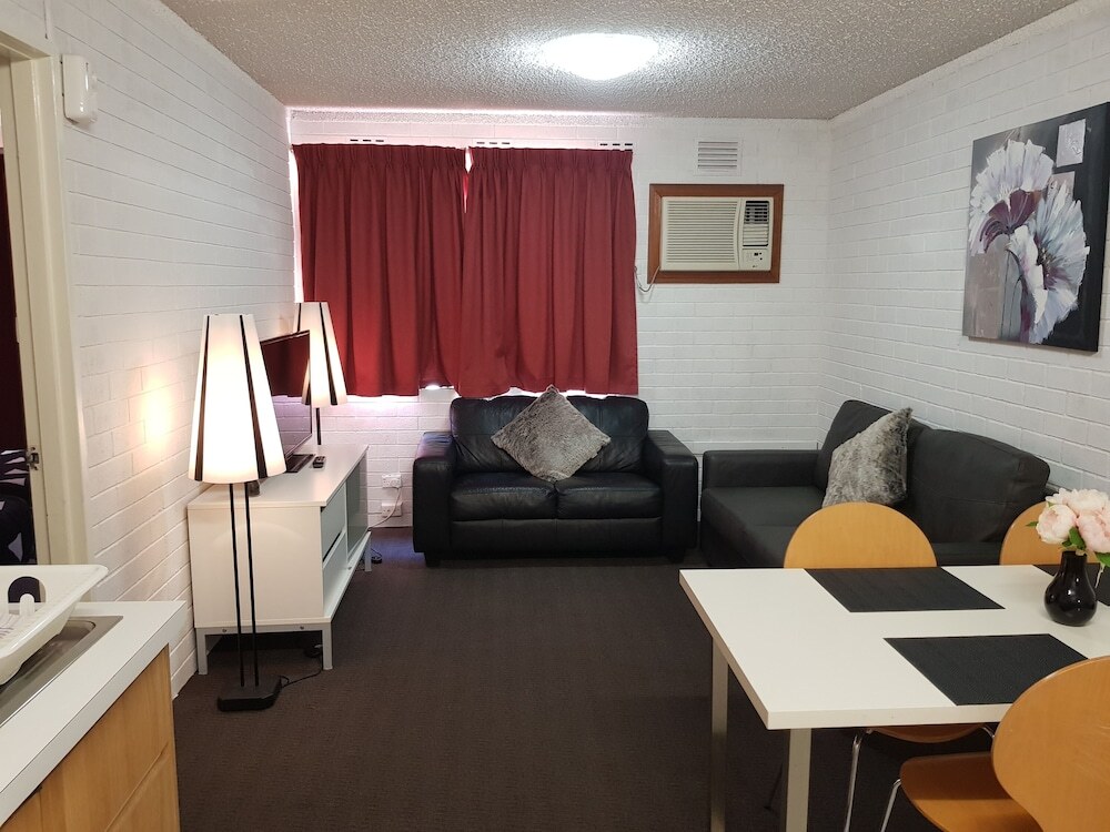 Perth City Apartment Hotel by null