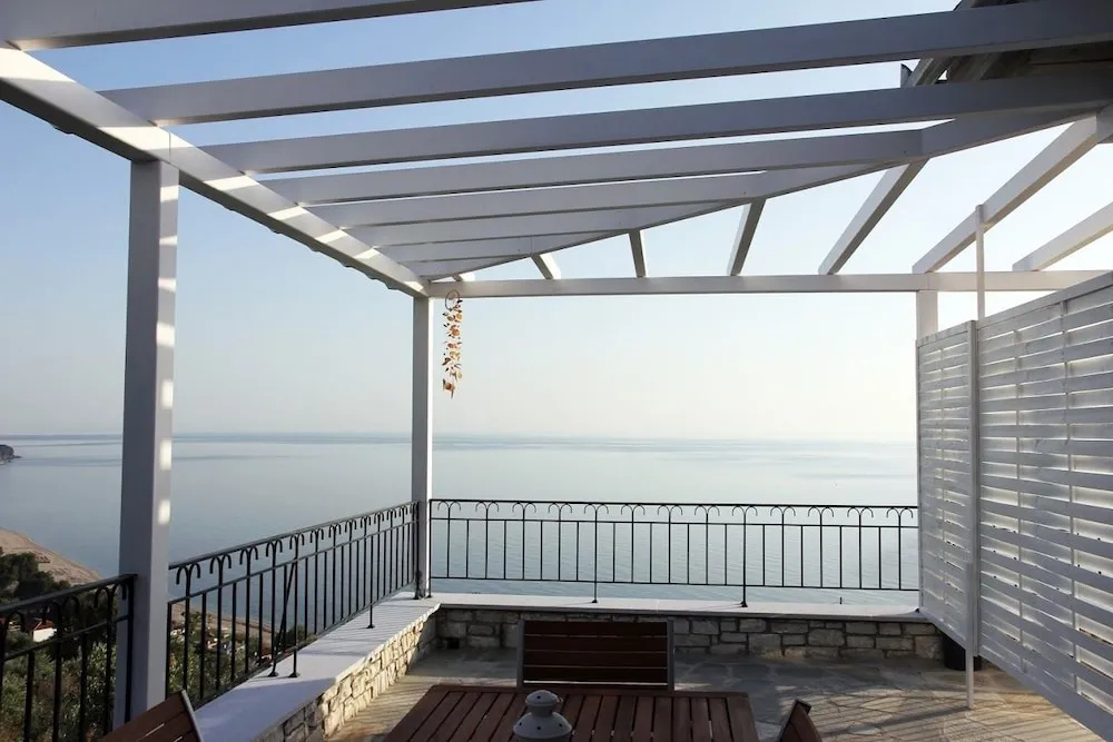 1 Bedroom Apartment with sea view